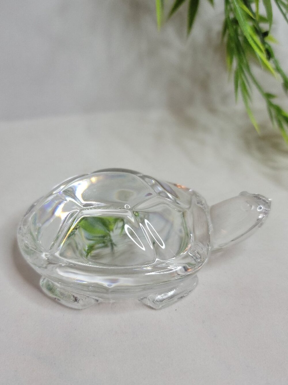 1985 ONEIDA 24% Lead Crystal Hand cut & Blown Clear Turtle Paperweight